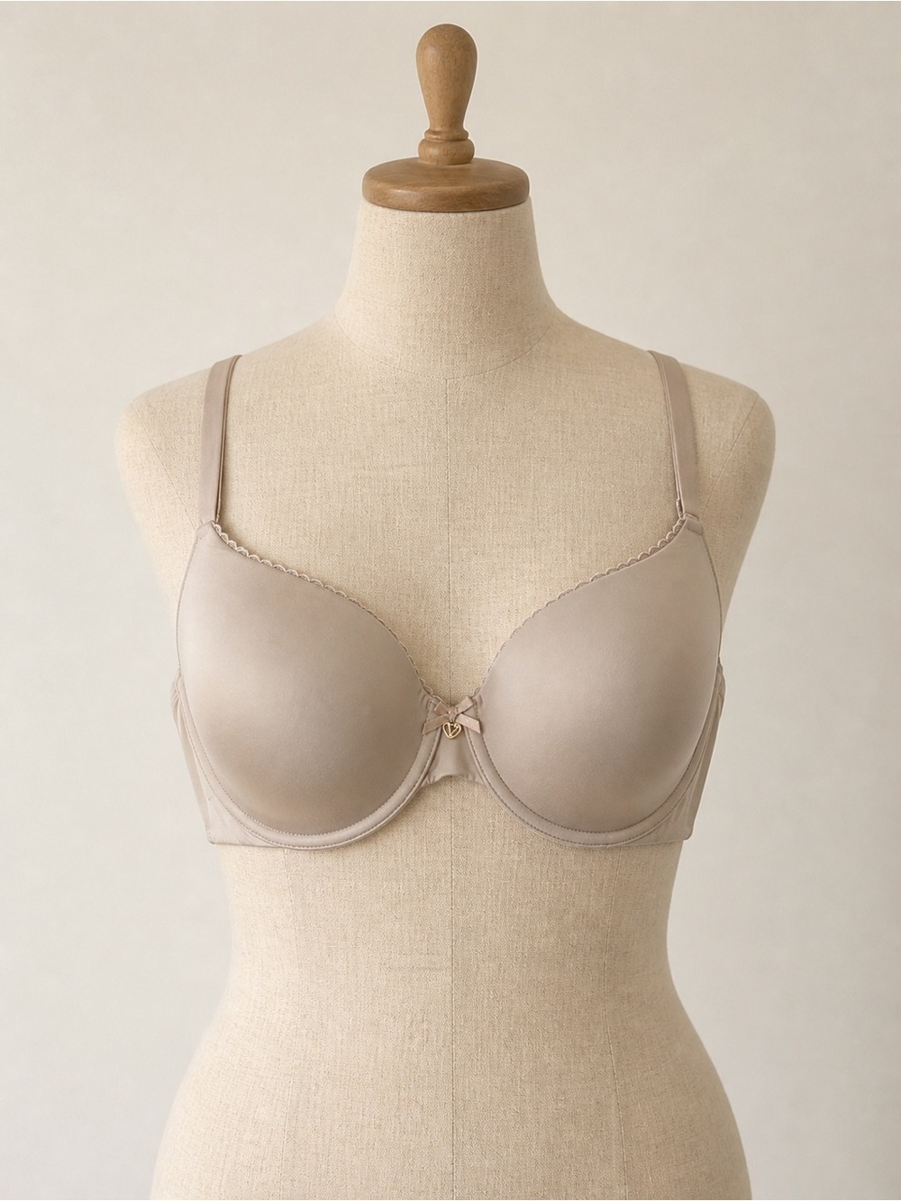 Victoria’s Secret body by Victoria tan bra 36DDD